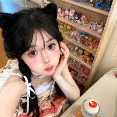 穿着旗袍的女孩